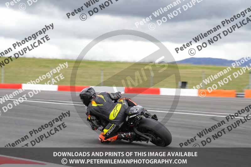 cadwell no limits trackday;cadwell park;cadwell park photographs;cadwell trackday photographs;enduro digital images;event digital images;eventdigitalimages;navarra;no limits trackdays;peter wileman photography;racing digital images;trackday digital images;trackday photos